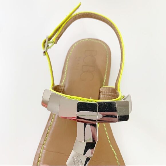 BCBG Paris Neon Silver T Strap Flat Sandals - Picture 4 of 8